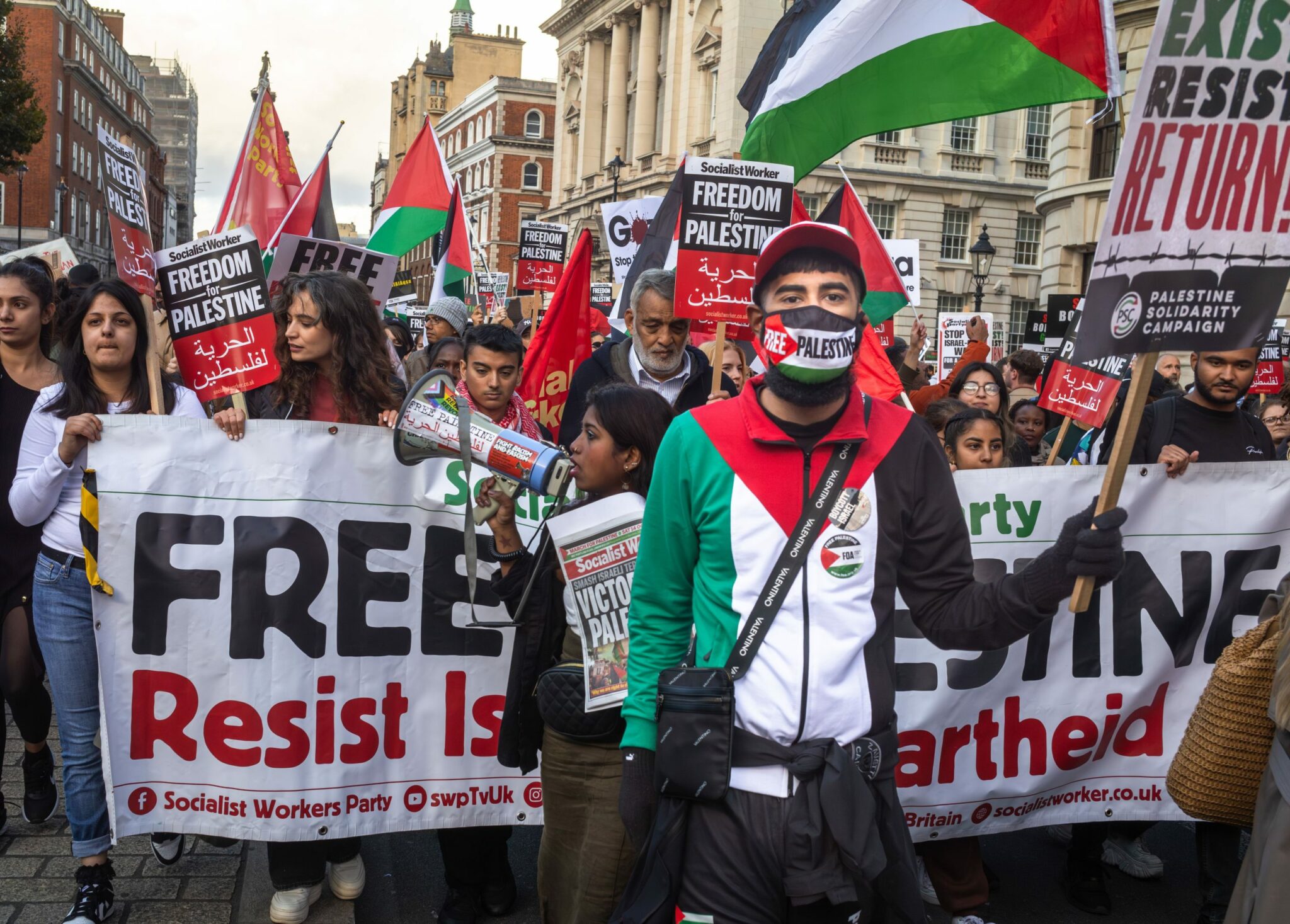 London Demonstrators Rally in Support of Palestine Amid Rising Tensions