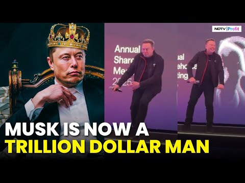 Elon Musk Dances With Tesla Optimus After $1 Trillion Pay Package Gets Approved | Viral Video